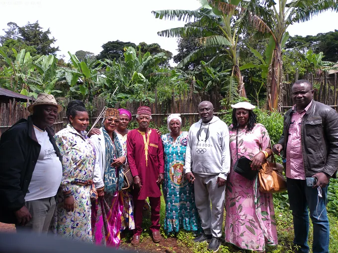 Visite du site des cérémonies funéraires FEÛCHUÉ à KOTOU — photo 12