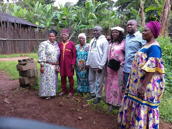Visite du site des cérémonies funéraires FEÛCHUÉ à KOTOU — photo 14