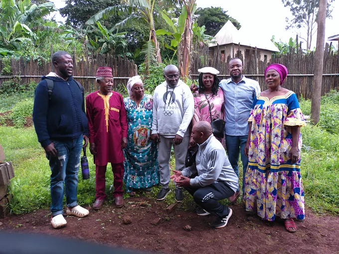 Visite du site des cérémonies funéraires FEÛCHUÉ à KOTOU — photo 16